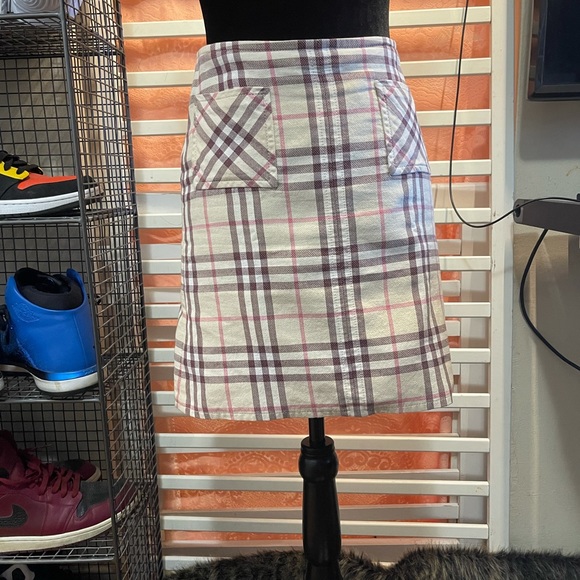 Authentic Burberry skirt - Picture 2 of 4